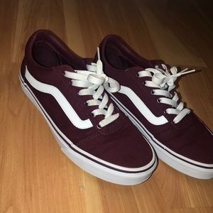 Old school canvas vans: Burgundy